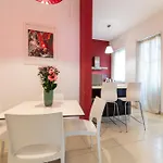 Διαμέρισμα Guesthost - Roomy And Modern *