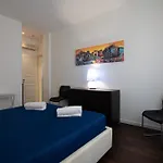 Guesthost - Roomy And Modern Διαμέρισμα
