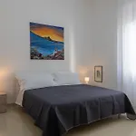 Διαμέρισμα Guesthost - Roomy And Modern *