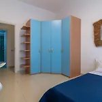 Guesthost - Roomy And Modern Διαμέρισμα