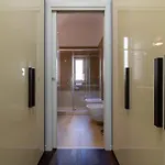 Guesthost - Roomy And Modern