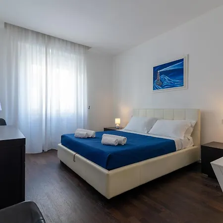 Guesthost - Roomy And Modern Διαμέρισμα