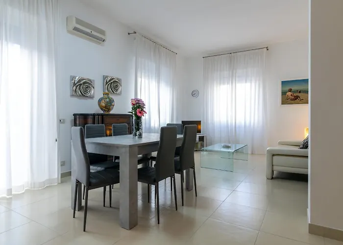 Guesthost - Roomy And Modern Apartmán *